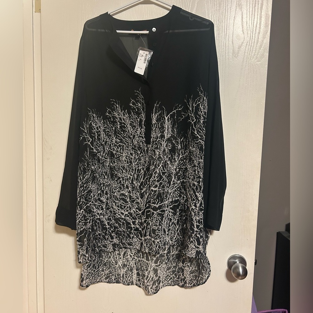Elegant Black and White Women's Top love & legend. NWT